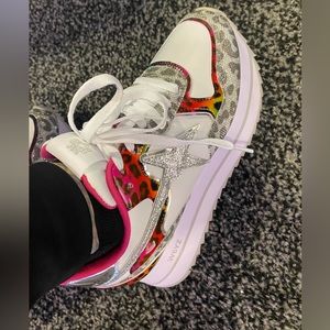 W6YZ sneakers
